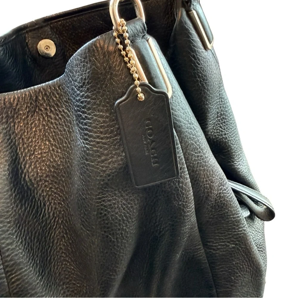 Coach Black Pebbled Leather Shoulder Tote Bag Gold Hardware casual‎ quiet luxury